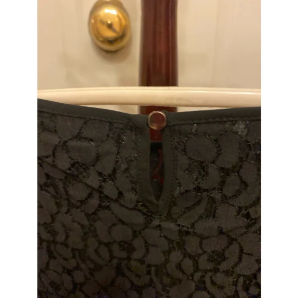 NWOT FEVER LACE TIERED SLEEVE TOP SIZE M - Picture 5 of 6